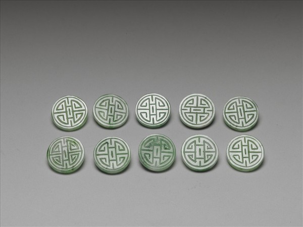 翠玉團壽紋鈕扣