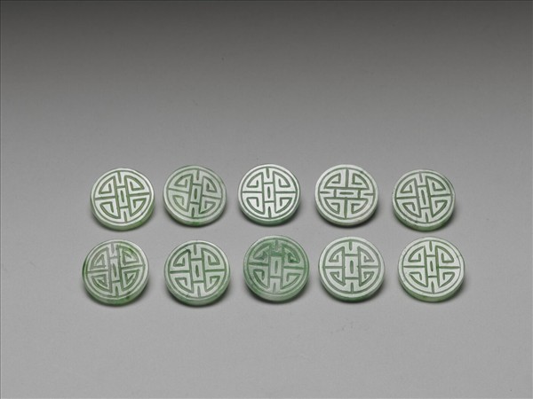 翠玉團壽紋鈕扣