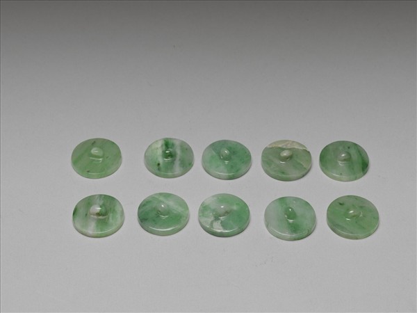 翠玉團壽紋鈕扣