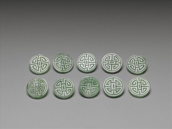 翠玉團壽紋鈕扣