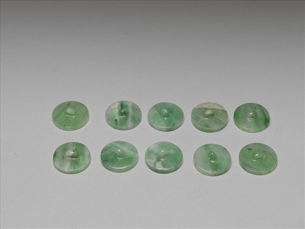 翠玉團壽紋鈕扣