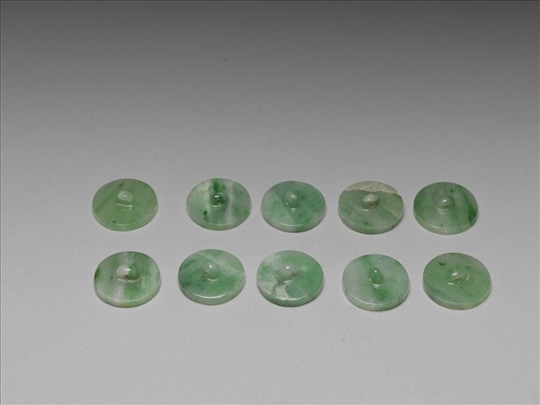 翠玉團壽紋鈕扣