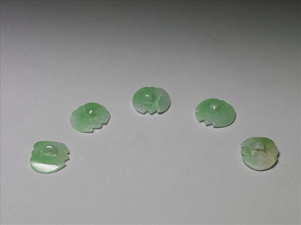 翠玉蝙蝠鈕扣
