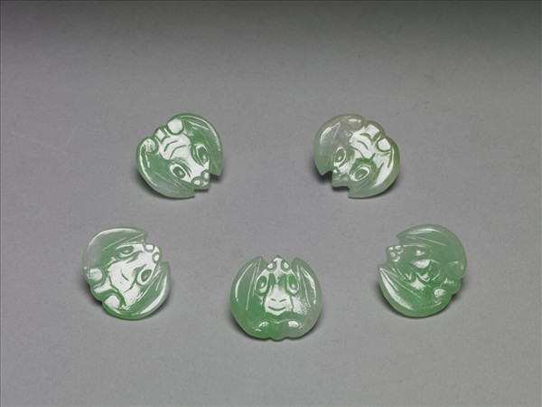 翠玉蝙蝠鈕扣