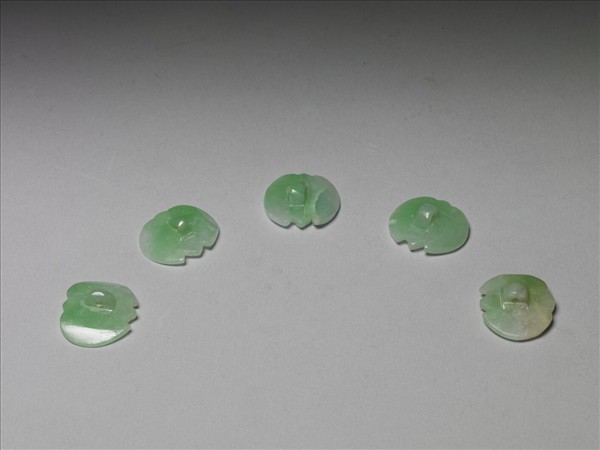 翠玉蝙蝠鈕扣