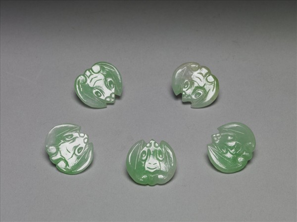 翠玉蝙蝠鈕扣