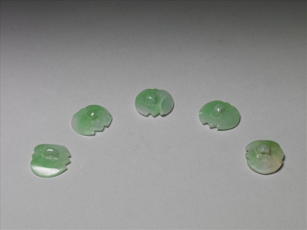 翠玉蝙蝠鈕扣