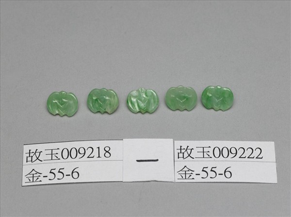 翠玉蝙蝠鈕扣