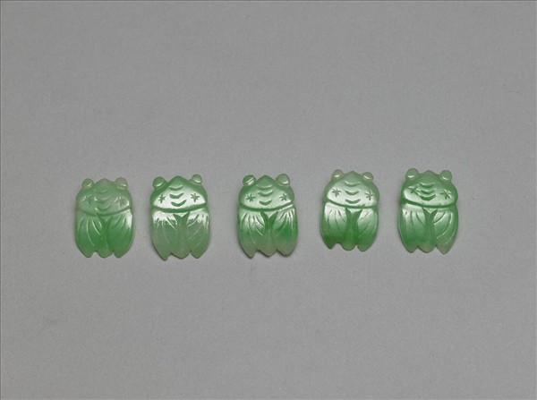翠玉蟬形鈕扣