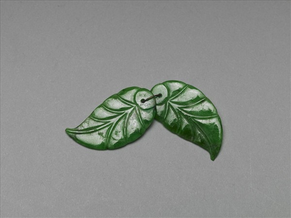 翠玉葉飾件