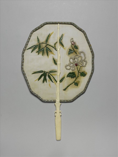 彩繡嵌寶石團扇