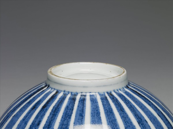 青花蓮瓣四季花卉紋蓮子碗