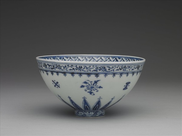 青花幾何花卉紋蓮子碗