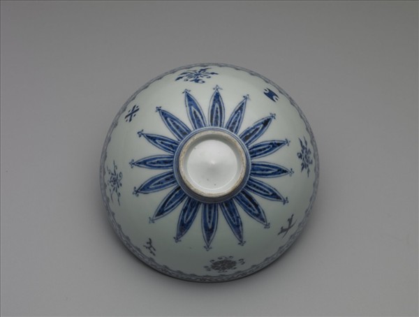 青花幾何花卉紋蓮子碗