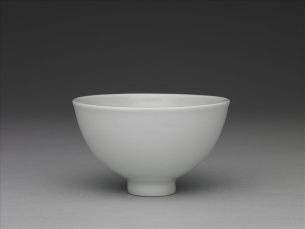 甜白釉蓮子茶鍾