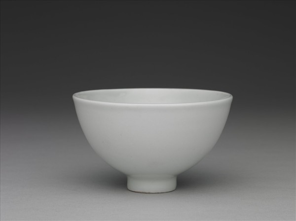 甜白釉蓮子茶鍾