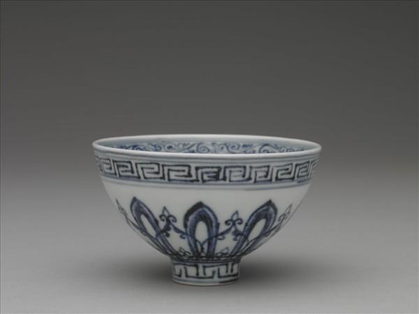 青花幾何花卉紋蓮子碗