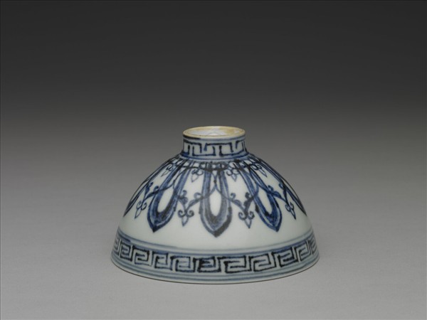 青花幾何花卉紋蓮子碗