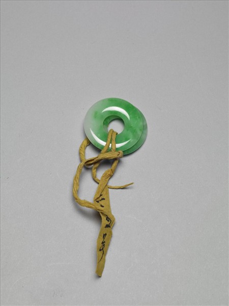 翠玉耳環（一對）