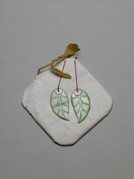 翠玉葉形耳環（一對）