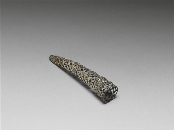 銀鏤空福壽綿長指甲套