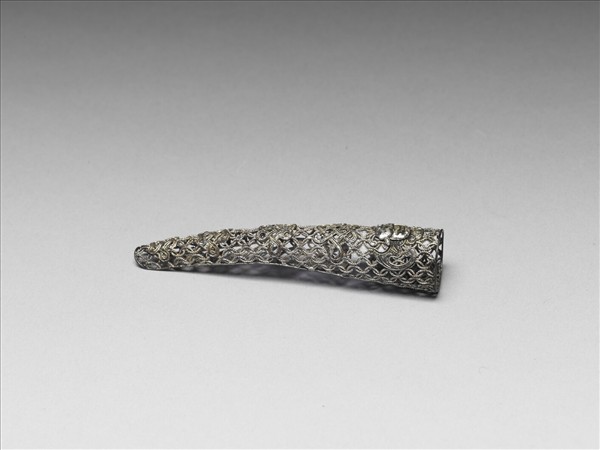 銀鏤空福壽綿長指甲套