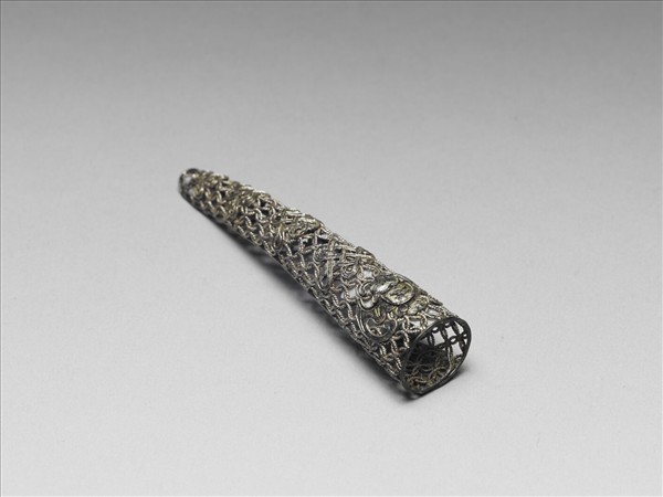 銀鏤空福壽綿長指甲套