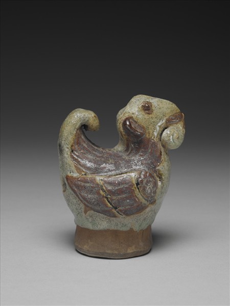 明 青瓷象首鳥身