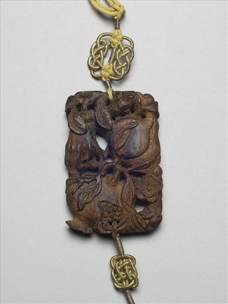 茄楠木雕三多香佩