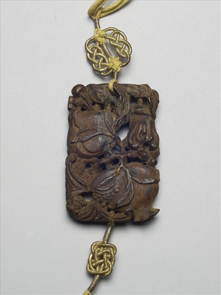 茄楠木雕三多香佩