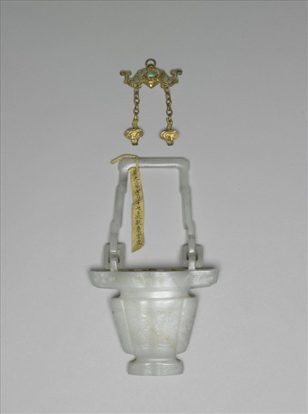 玉嵌珠寶花籃飾件