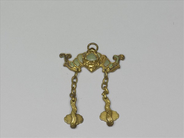 玉嵌珠寶花籃飾件