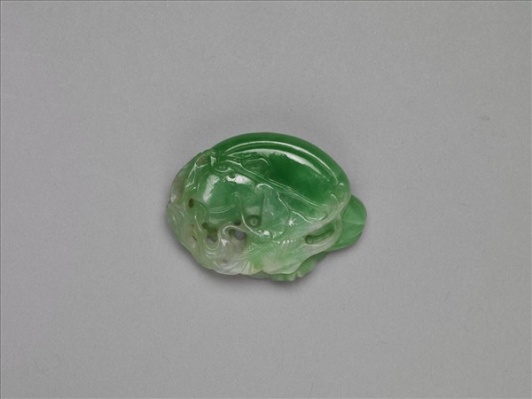 翠玉瓜果蜂蝶飾件