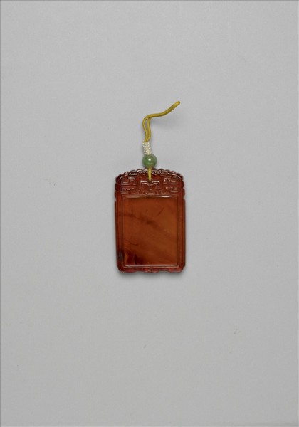 金珀龍紋方形佩