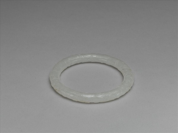 玉雕花鐲