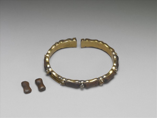 銀鍍金嵌寶石木根鐲