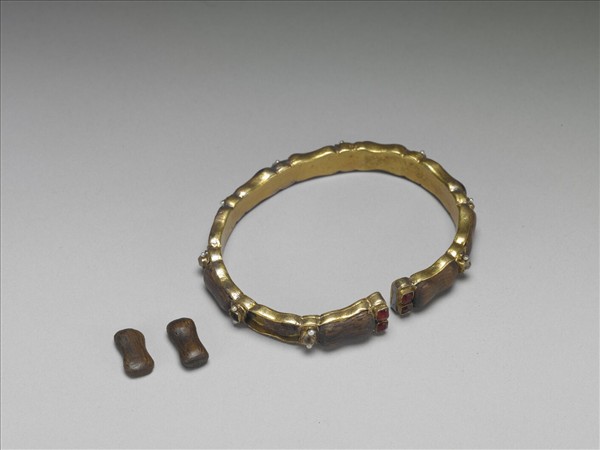 銀鍍金嵌寶石木根鐲