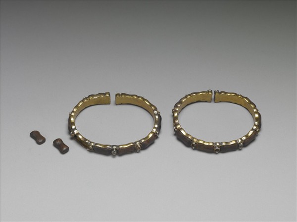 銀鍍金嵌寶石木根鐲