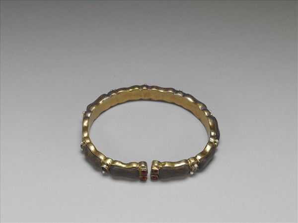 銀鍍金嵌寶石木根鐲