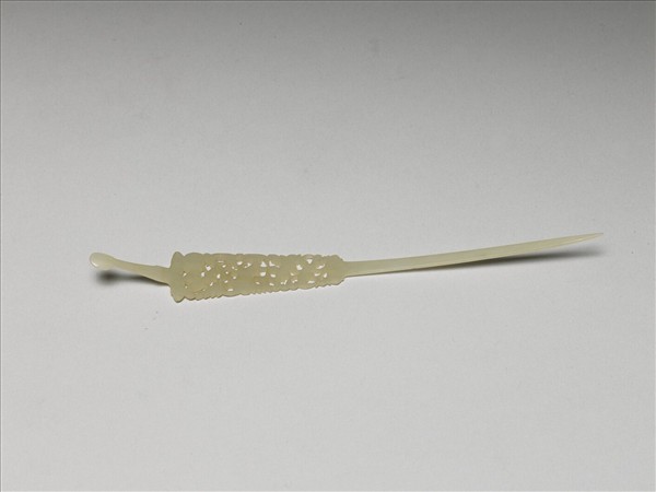 玉鏤空花卉耳挖簪