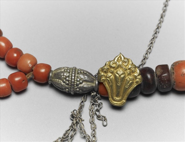 珊瑚蜜蠟寶石米珠纓絡