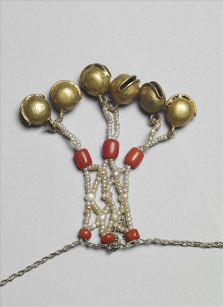 珊瑚蜜蠟寶石米珠纓絡