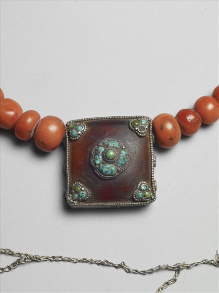 珊瑚蜜蠟寶石米珠纓絡