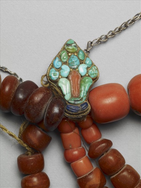 珊瑚蜜蠟寶石米珠纓絡