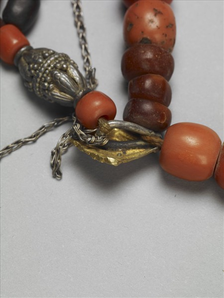 珊瑚蜜蠟寶石米珠纓絡