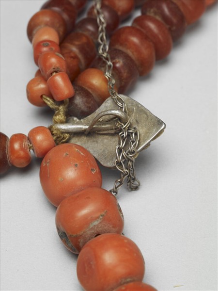 珊瑚蜜蠟寶石米珠纓絡