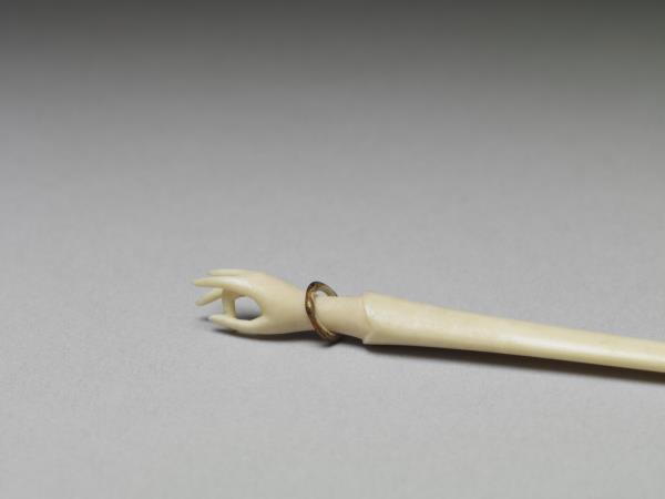 象牙手形簪