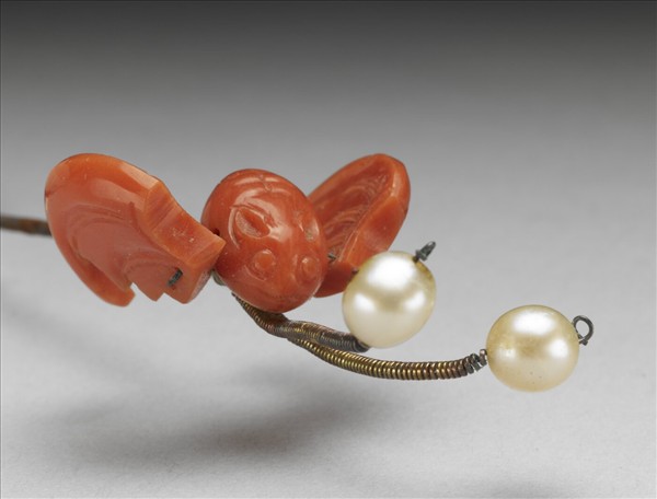 珊瑚嵌珠蝙蝠簪