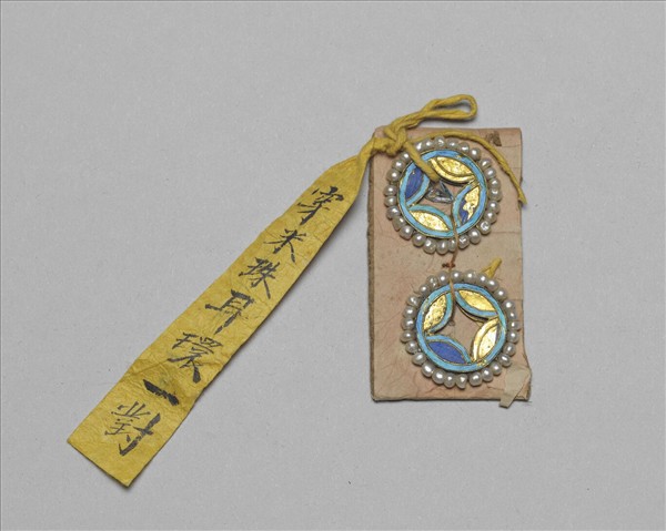 緝米珠點翠耳環