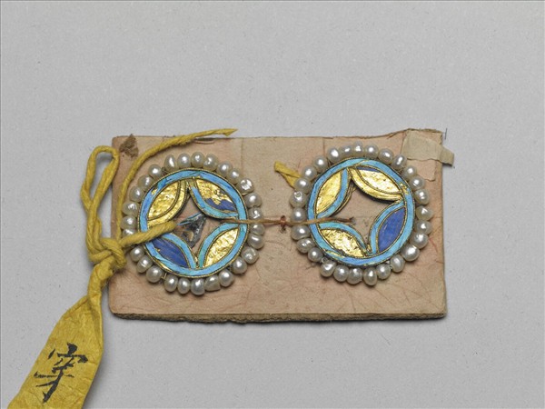 緝米珠點翠耳環